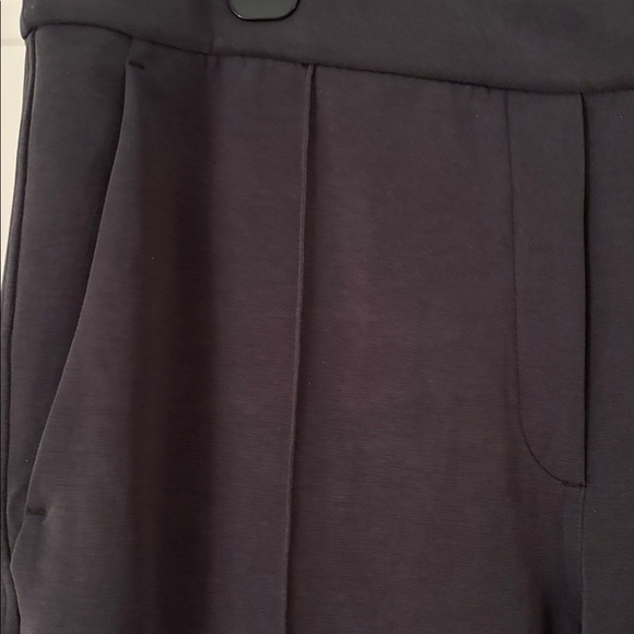 Lululemon Softstreme Pintuck Mid-Rise Pant - Black - Picture 4 of 9